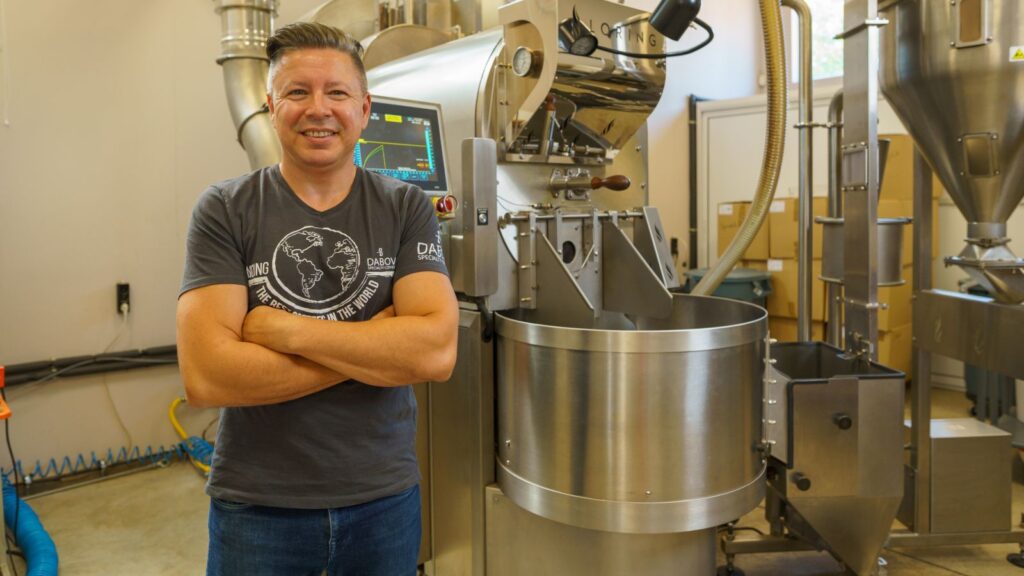 Economynews: В София се открива най-модерната пекарна за кафе НА DABOV Specialty coffee